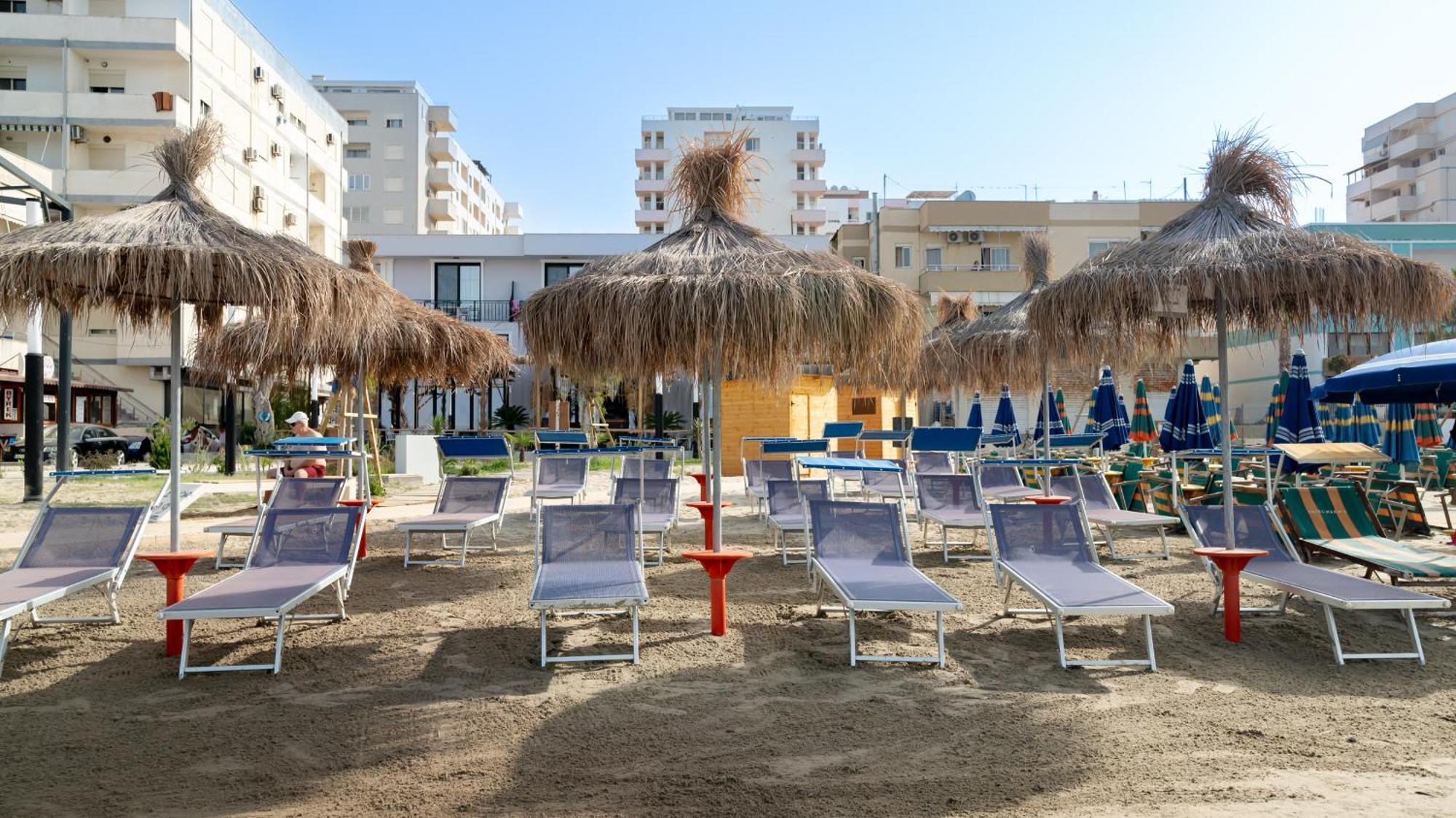 Hotel Saly Durrës Exterior foto