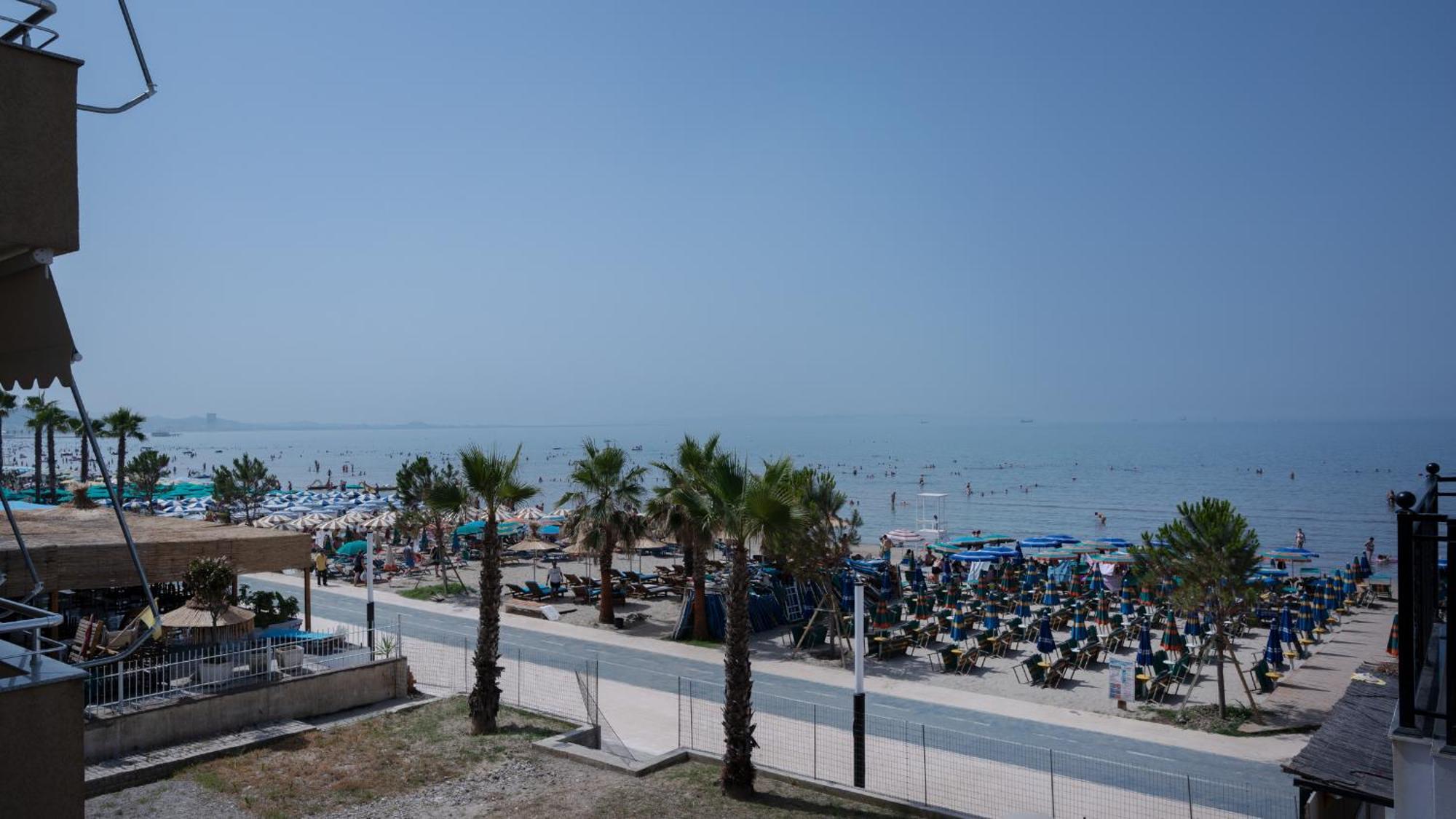 Hotel Saly Durrës Exterior foto